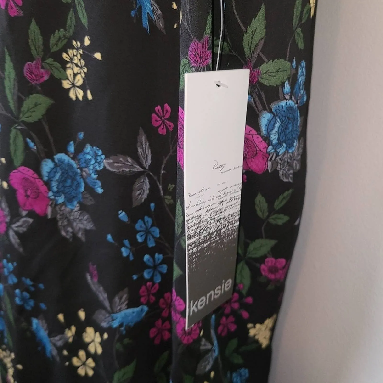 Kensie New with Tag sleeveless  bird floral dress