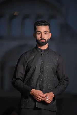 Radiant Black Textured Vasket