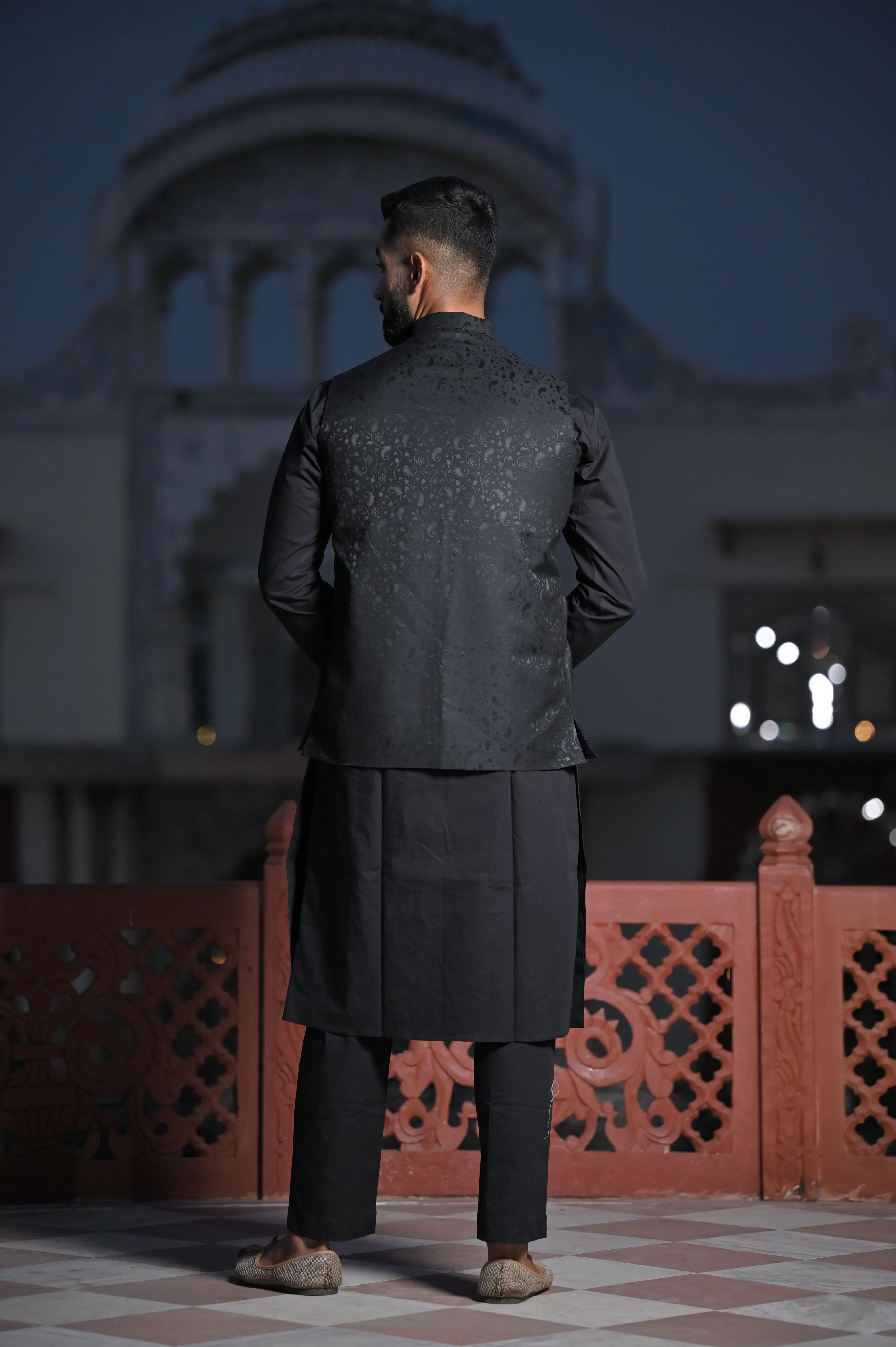 Radiant Black Textured Vasket