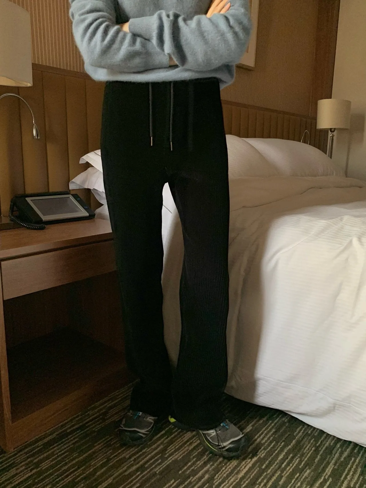 WIDE LEG VELOUR PANTS